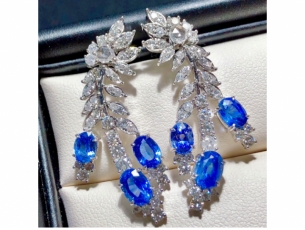 总4.139ct蓝宝石耳饰18K金镶1.937ct钻石