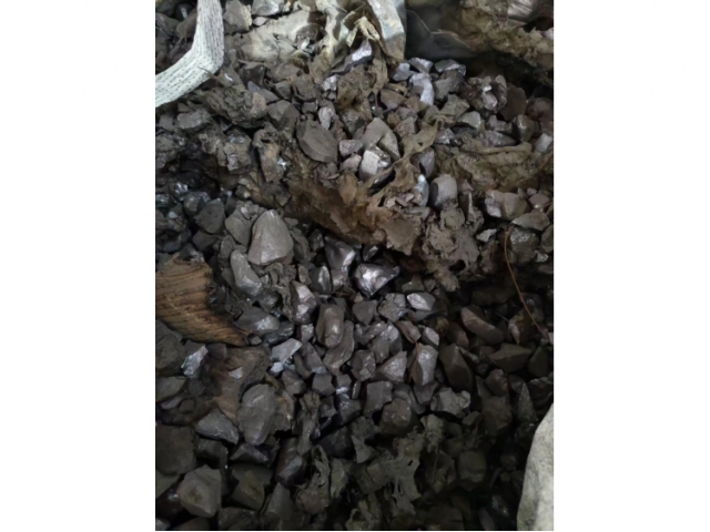 新疆31.48吨过火多晶硅